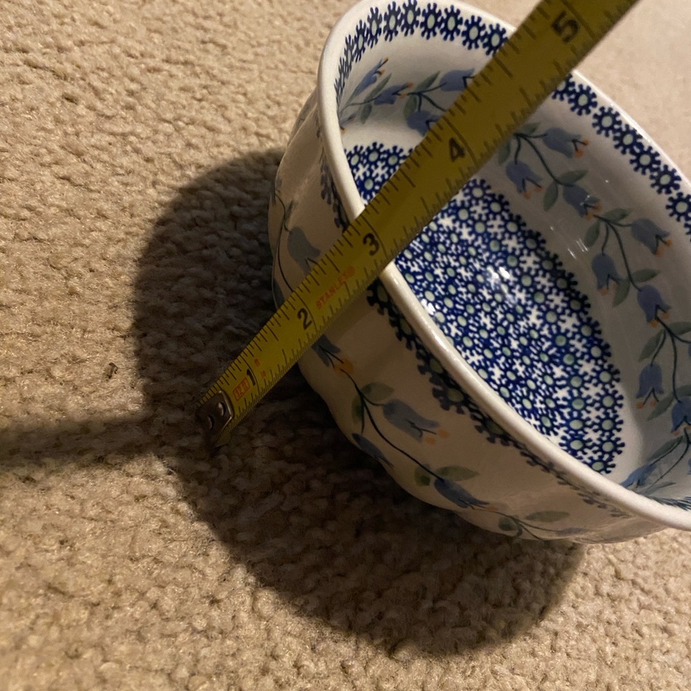 Polish Pottery scalloped bowl—blue tulips - Picture 3 of 5